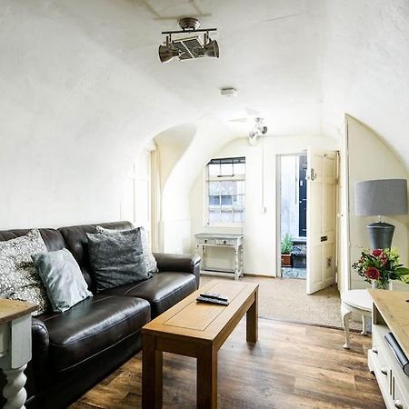 Unique 1 Bedroom Apartment-Bath Bagian luar foto