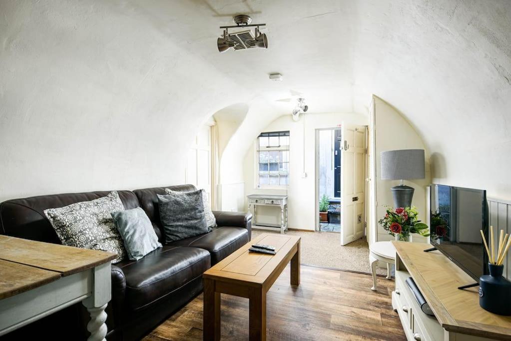 Unique 1 Bedroom Apartment-Bath Bagian luar foto